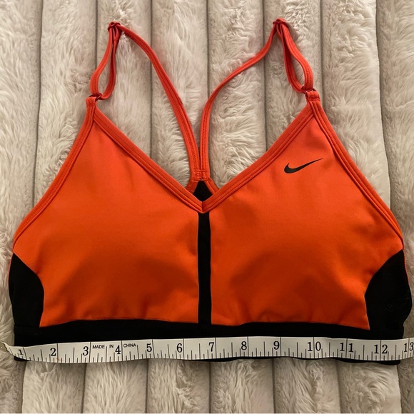 Nike Indy Women’s Padded V-Neck Sports Bra Size Medium Orange and Black - Picture 2 of 10